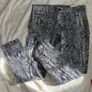 NWOT Gap midrise snake print skinny jeans
